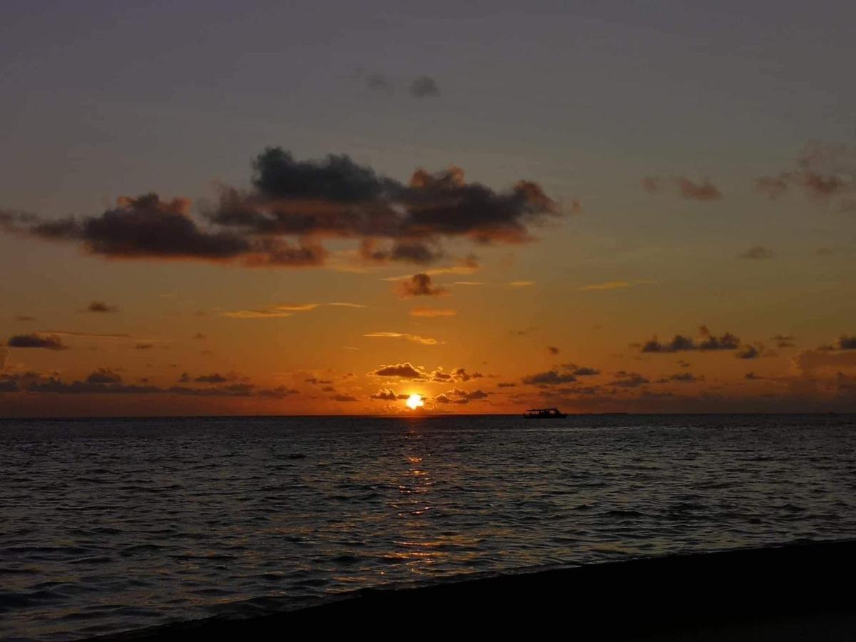Hotel String Wave Maldives Gulhi Exteriér fotografie